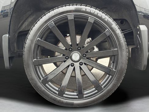 Used 2020 Chevrolet Silverado 1500 High Country w/ Technology Package image 14