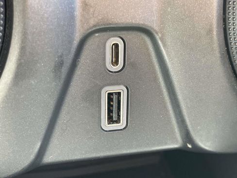 Used 2023 Chevrolet Blazer LT image 19