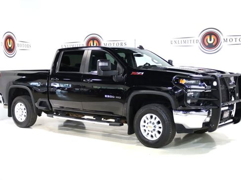 Used 2022 Chevrolet Silverado 2500 LT w/ Convenience Package AWD/4WD image 6