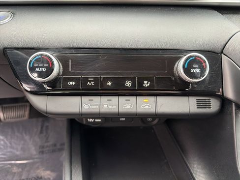 Certified 2022 Hyundai Elantra SEL image 25