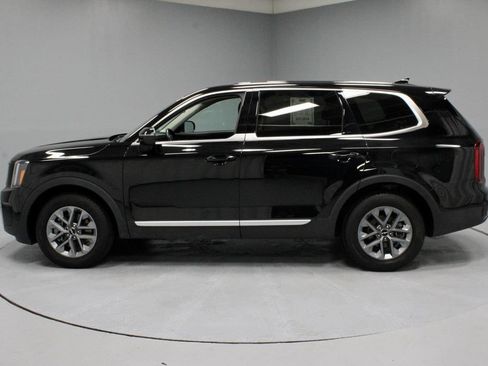 Used 2025 Kia Telluride LX FWD image 8