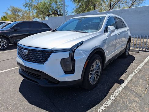 Used 2024 Cadillac XT4 Premium Luxury w/ Active Safety Package FWD image 1