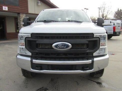 Used 2022 Ford F250 XL w/ Power Equipment Group image 3