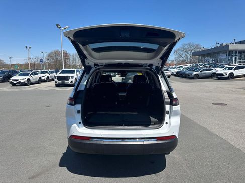 Used 2023 Jeep Grand Cherokee L Limited AWD/4WD image 35