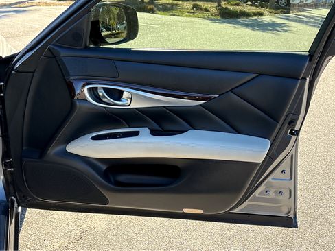 Used 2015 INFINITI Q70 3.7 w/ Sport Package image 15