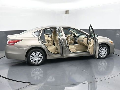 Used 2014 Nissan Altima 2.5 S image 34