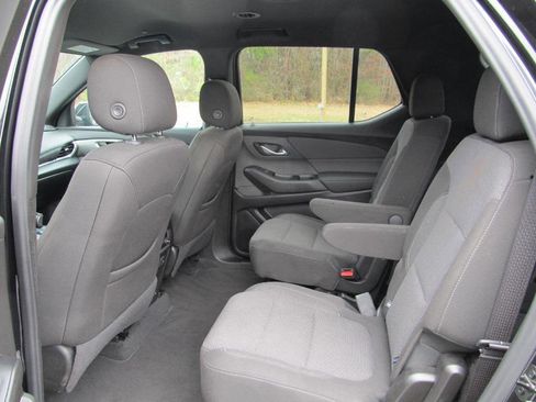 Used 2023 Chevrolet Traverse LT image 26
