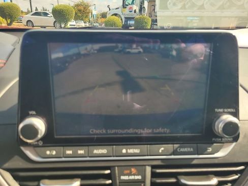 Used 2024 Nissan Altima 2.5 SR AWD/4WD image 21