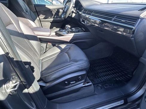 Used 2018 Audi Q7 3.0T Prestige w/ Prestige Package image 27