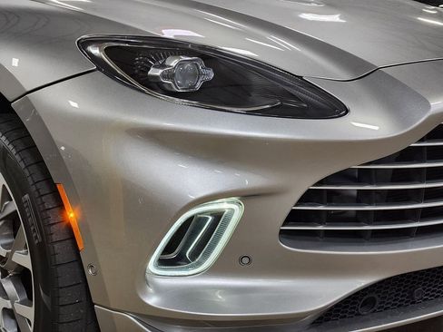 Used 2023 Aston Martin DBX image 14