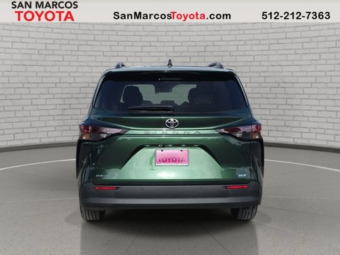 New 2026 Toyota Sienna XLE FWD image 6