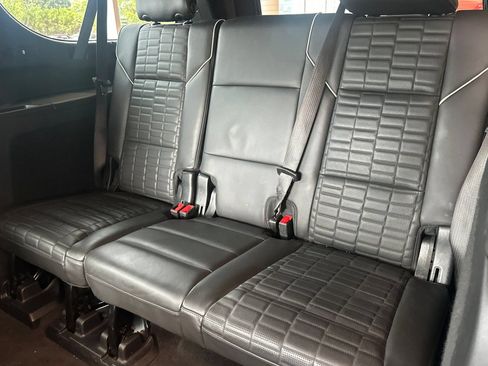 Certified 2024 Cadillac Escalade ESV V w/ LPO, ONYX Package AWD/4WD image 17