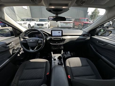 Used 2024 Ford Escape Active AWD/4WD image 3