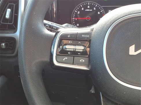 Used 2023 Kia Sorento LX image 15