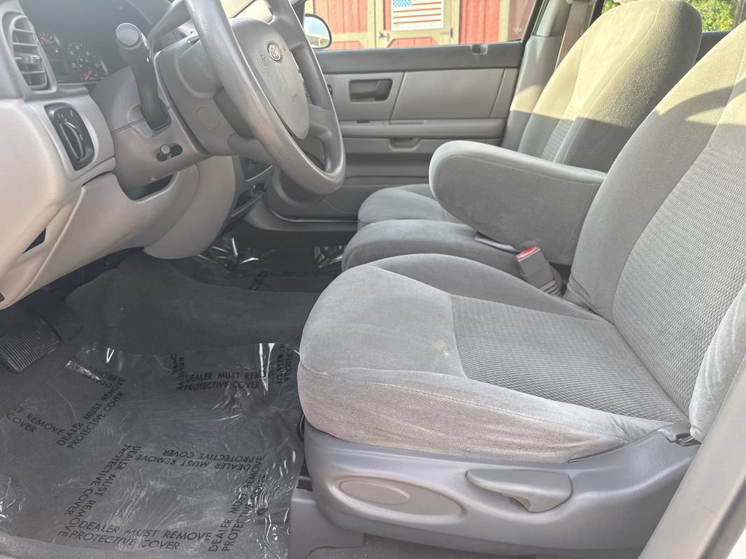 Used 2005 Ford Taurus SE FWD image 9
