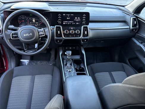 Used 2022 Kia Sorento LX image 27