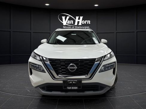 Used 2023 Nissan Rogue SV w/ SV Premium B Package image 11