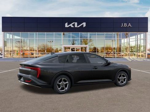 New 2026 Kia K4 LXS image 6