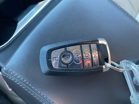 Used 2020 Lincoln Nautilus Reserve image 48