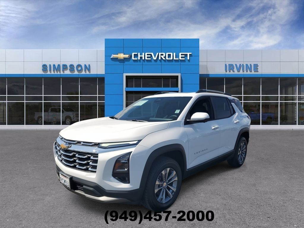 Used 2026 Chevrolet Equinox LT w/ Safety and Technology Package FWD image 4