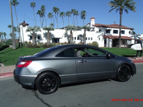 Used 2010 Honda Civic LX image 3
