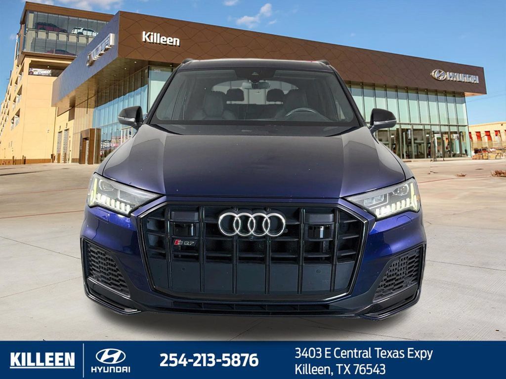 Used 2020 Audi SQ7 Premium Plus w/ Towing Package AWD/4WD image 2