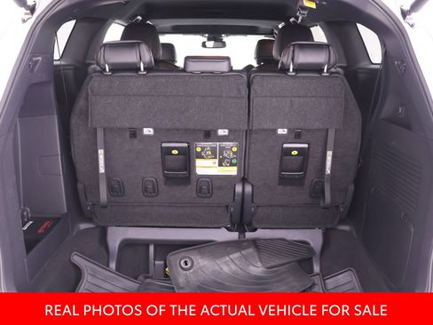 Certified 2025 Toyota Sienna XSE w/ XSE Plus Package FWD image 13