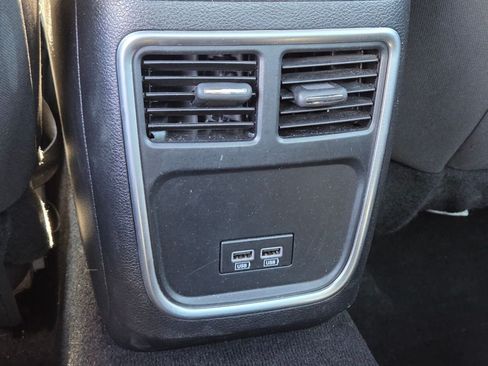Used 2023 Dodge Charger SXT RWD image 15