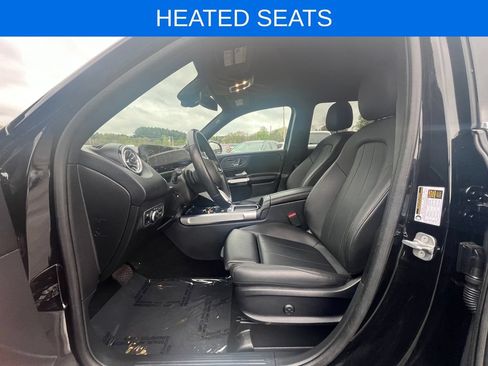 Used 2025 Mercedes-Benz GLB 250 4MATIC image 2