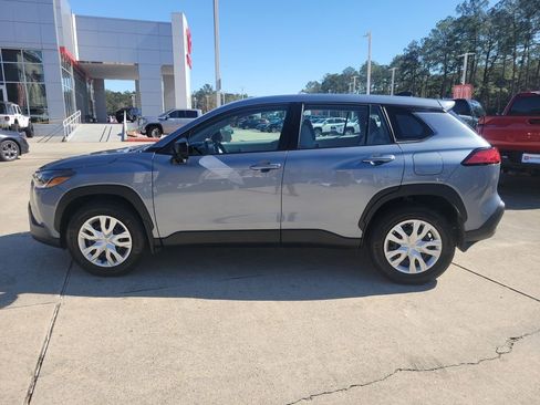 Certified 2024 Toyota Corolla Cross L image 2