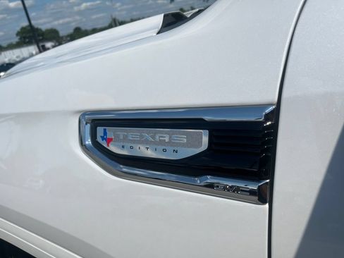 Used 2022 GMC Sierra 1500 SLT AWD/4WD image 35