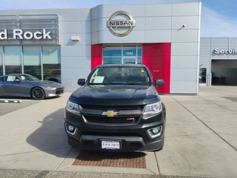 Used 2018 Chevrolet Colorado Z71 AWD/4WD image 2