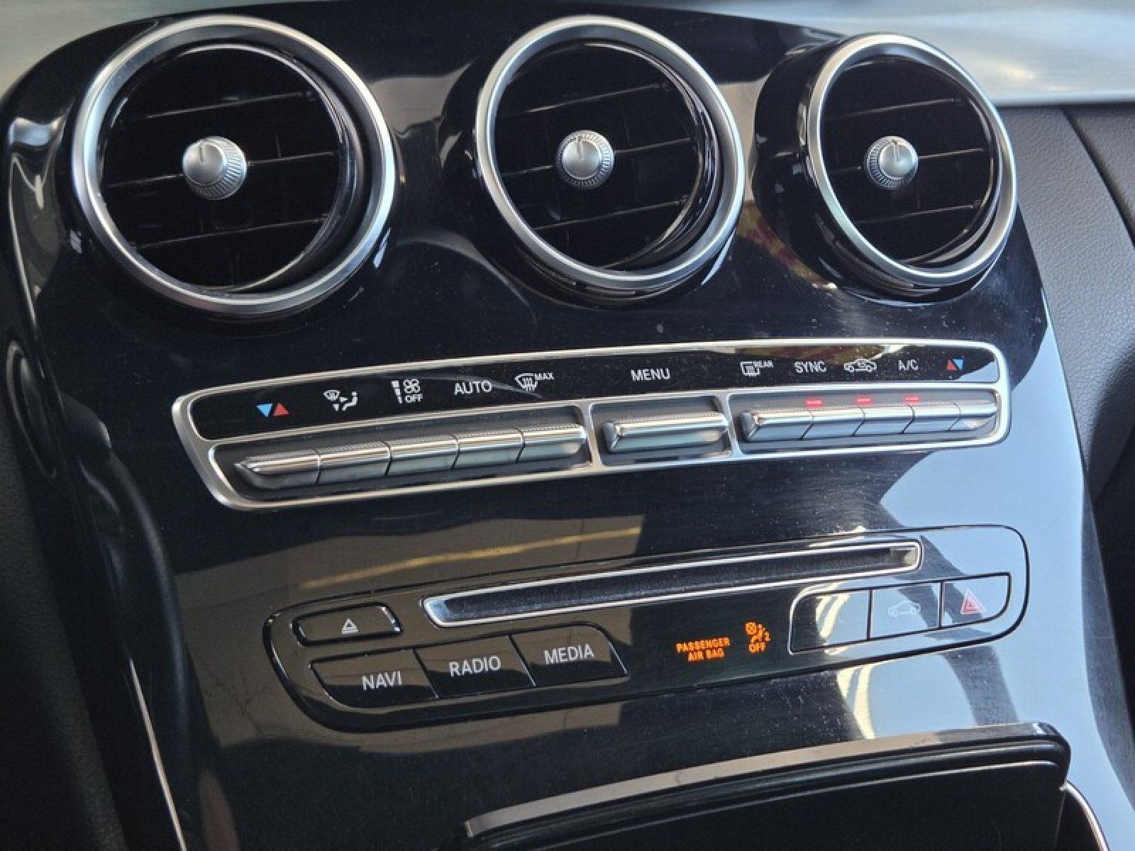 Used 2018 Mercedes-Benz C 300 Sedan image 31