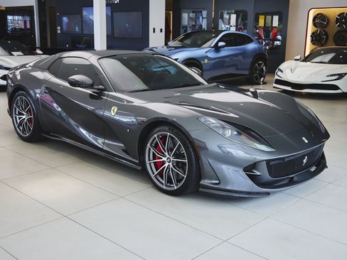 Used 2021 Ferrari 812 GTS image 53