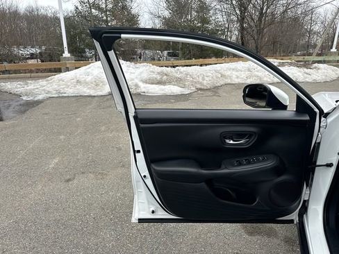 Used 2025 Honda HR-V LX image 26