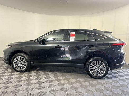 New 2024 Toyota Venza Limited image 7