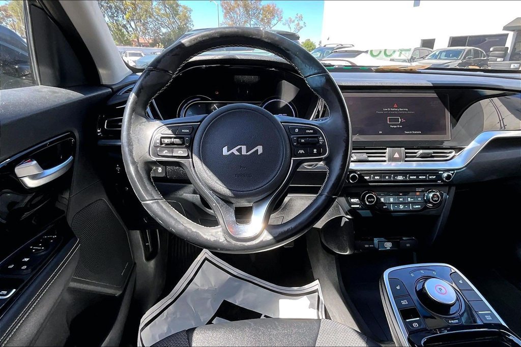 Used 2022 Kia Niro EX FWD image 8