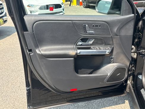 Used 2023 Mercedes-Benz EQB 350 4MATIC SUV w/ Pinnacle Package image 18
