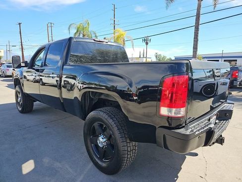 Used 2011 GMC Sierra 2500 Denali w/ Suspension Package, Off-Road image 4