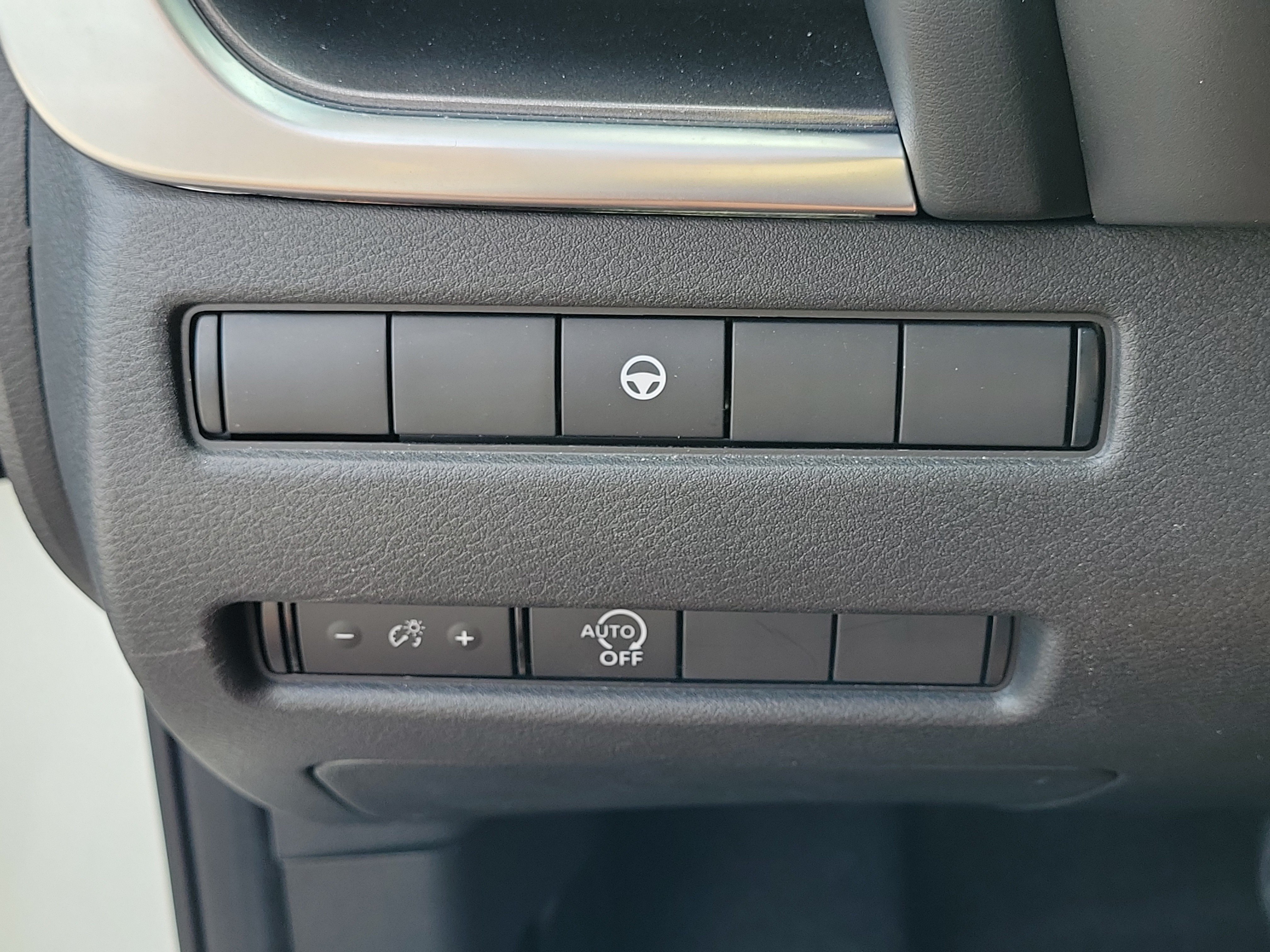 Certified 2023 Nissan Rogue SV FWD image 23