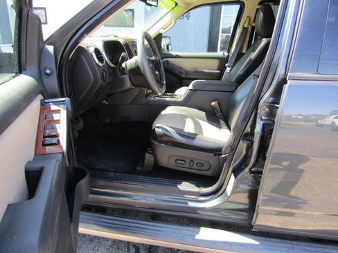 Used 2009 Ford Explorer Eddie Bauer image 4