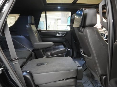Used 2023 Chevrolet Tahoe Z71 w/ Luxury Package AWD/4WD image 38