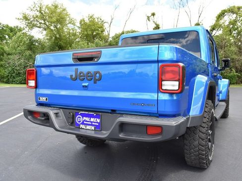 Used 2025 Jeep Gladiator Sport AWD/4WD image 7