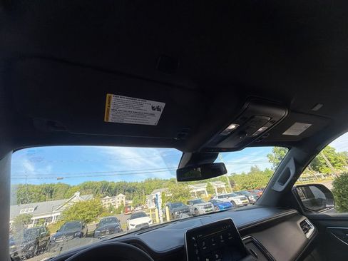 Used 2023 Chevrolet Tahoe LT AWD/4WD image 45
