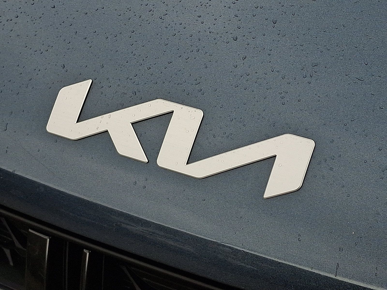 Used 2024 Kia Carnival EX FWD image 31