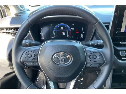 Used 2024 Toyota Corolla Cross XLE w/ Convenience Package FWD image 35
