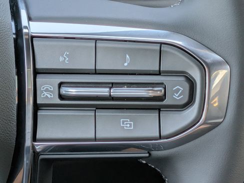 New 2026 GMC Canyon Elevation w/ Convenience Package RWD image 24