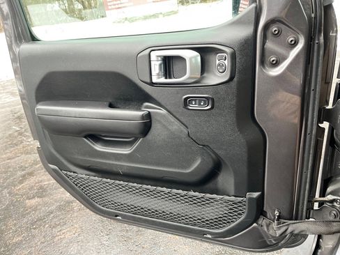 Used 2020 Jeep Gladiator Sport w/ Quick Order Package 24S image 14