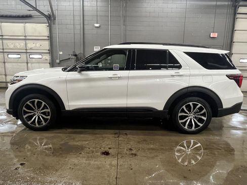 New 2026 Ford Explorer ST-Line AWD/4WD image 11