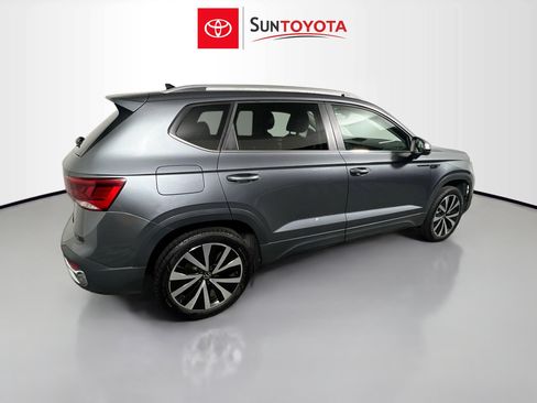 Used 2024 Volkswagen Taos SE image 4